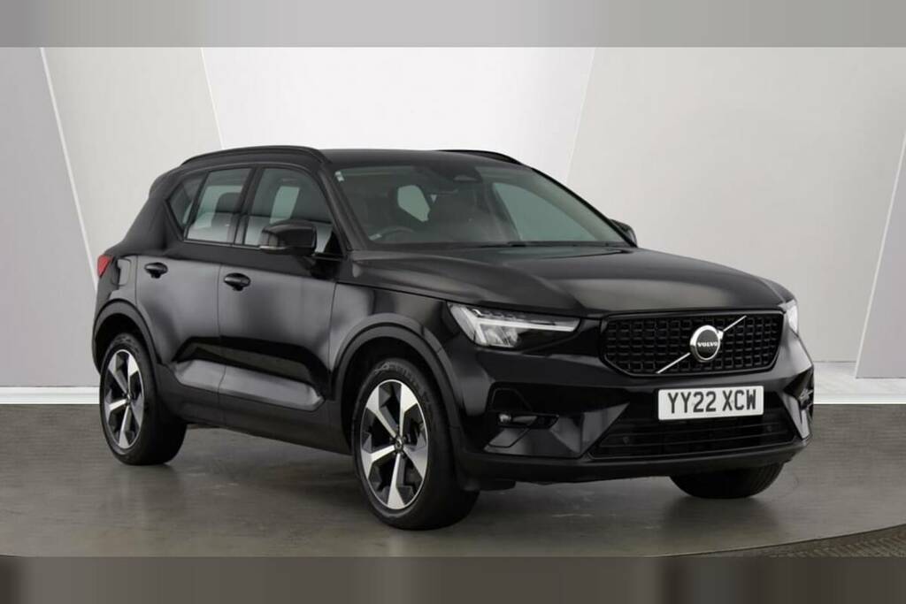 Volvo XC40 2.0 B3p Plus Dark YY22XCW Black