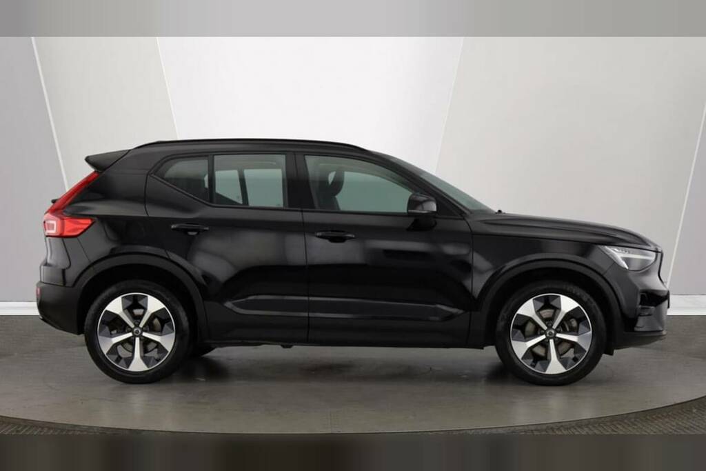Volvo XC40 2.0 B3p Plus Dark YY22XCW Black #2