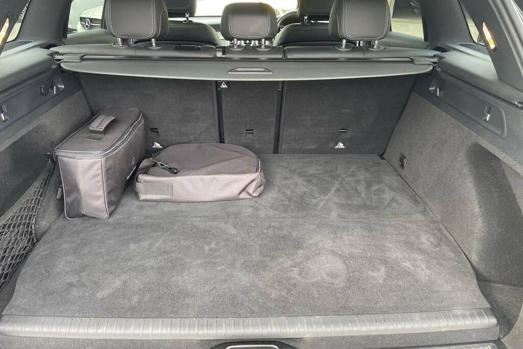 Mercedes-Benz GLC Class 300De 4Matic Amg Line Premium 9G-tronic Black #2