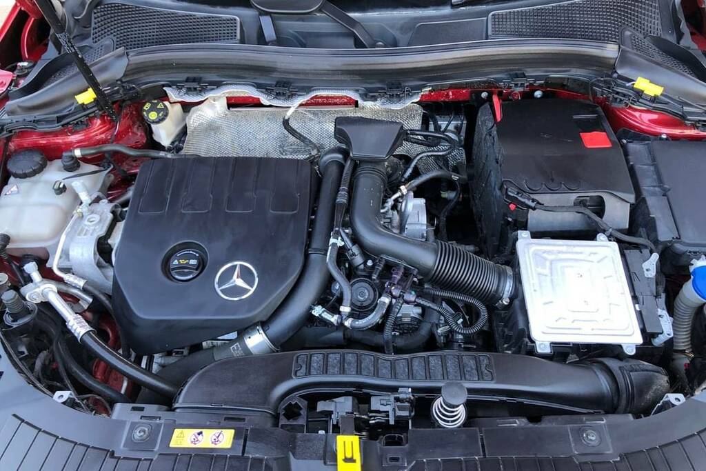Mercedes-Benz GLA Class 200 Amg Line AG21DBZ Red #5