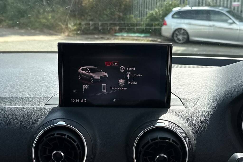 Audi Q2 1.0 Tfsi Sport Black #3