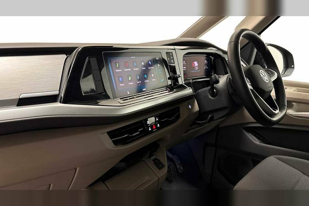 Volkswagen Multivan 1.5 Tsi Ehybrid Life 4Motion Dsg Black #2