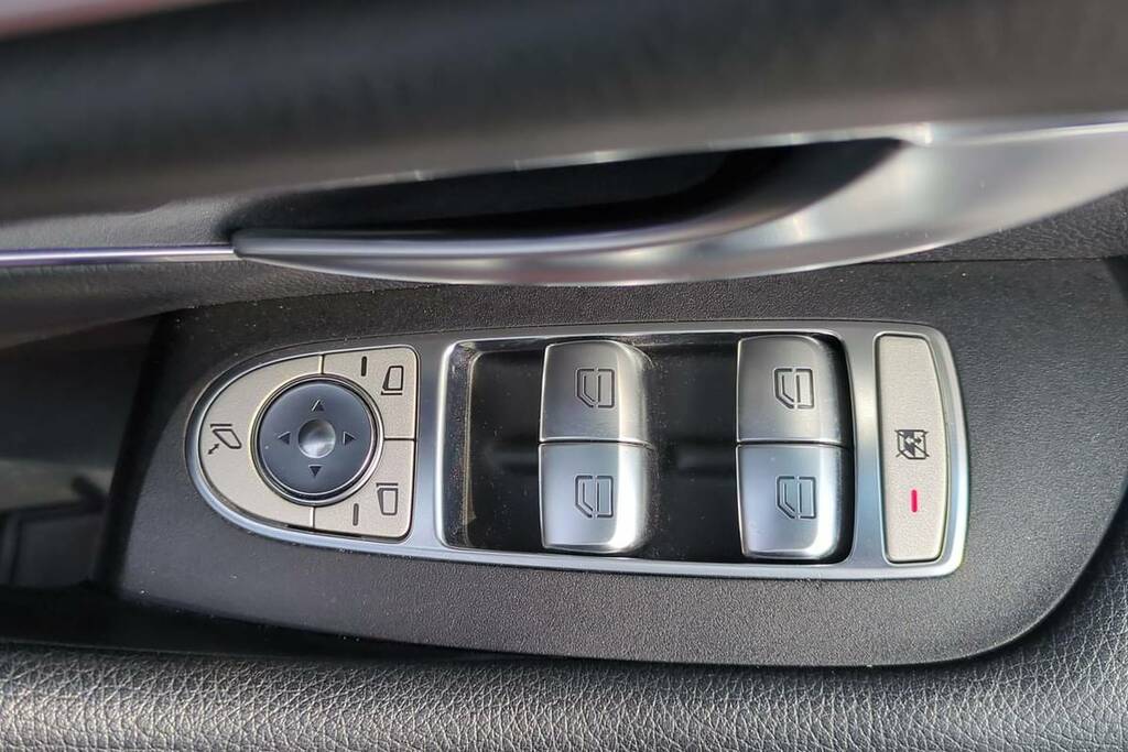 Mercedes-Benz E Class E300 Amg Line Premium Plus 9G-tronic FX18KDZ Red #6