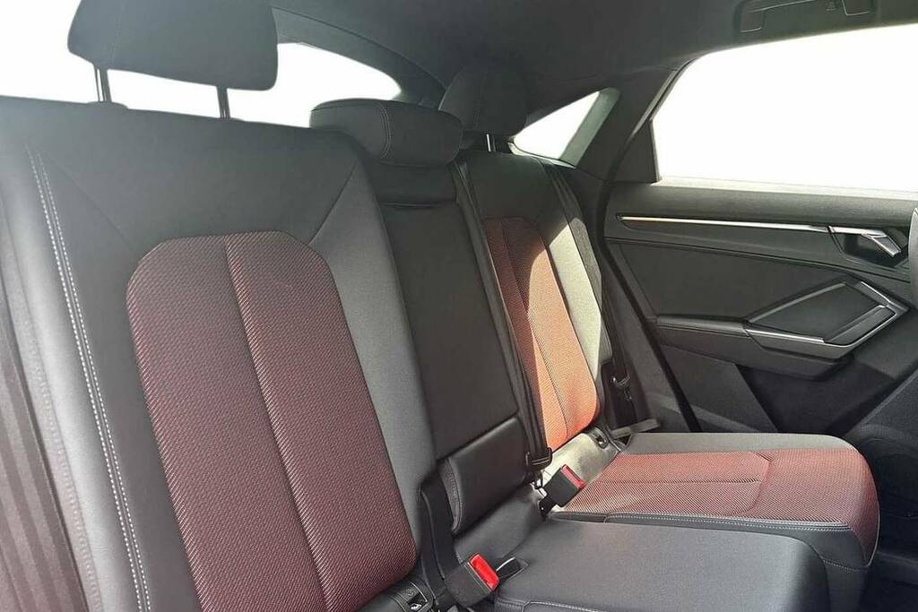 Audi Q3 2L Technik Black #10