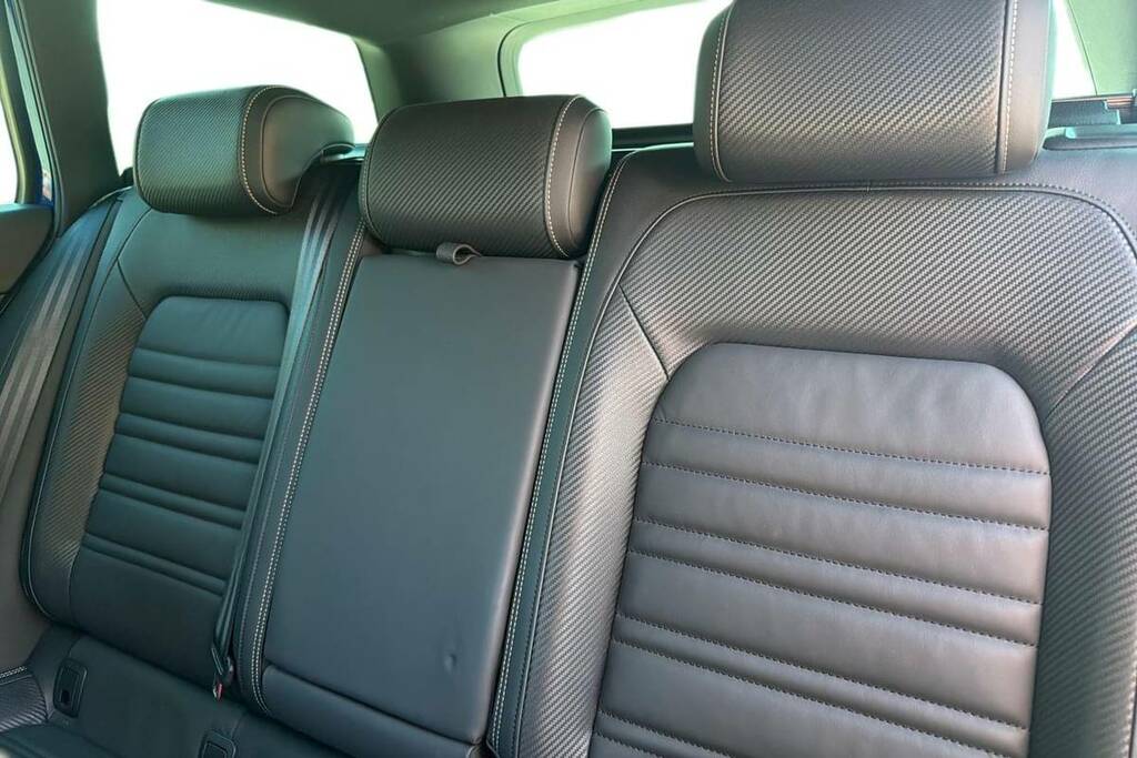 Volkswagen Passat R-line Black #20