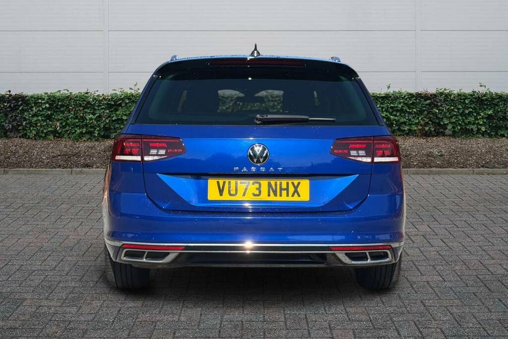 Volkswagen Passat R-line Black #15