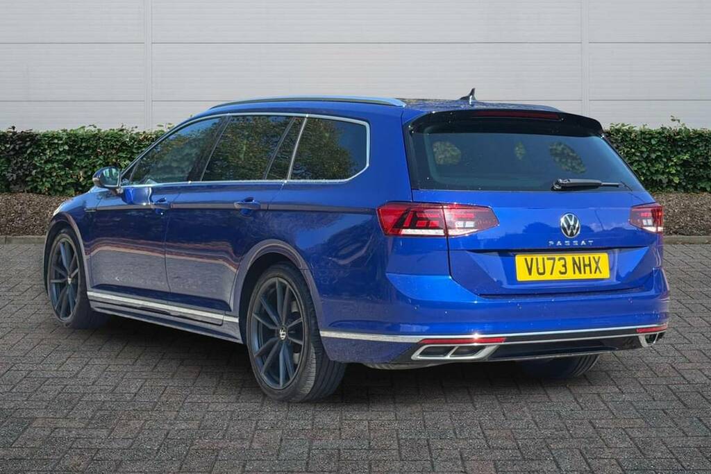 Volkswagen Passat R-line Black #12
