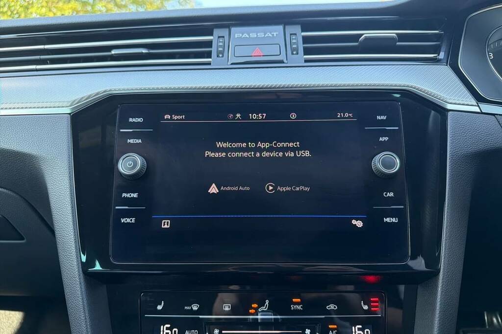 Volkswagen Passat R-line Black #11