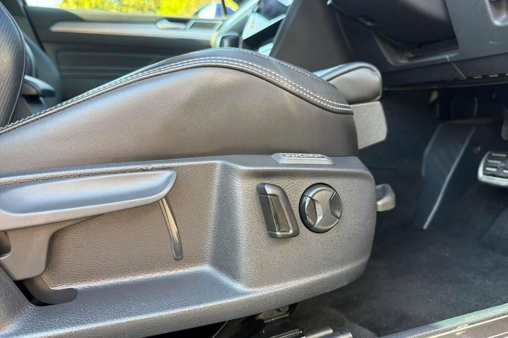 Volkswagen Passat R-line Black #9