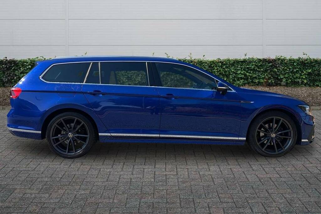 Volkswagen Passat R-line Black #16