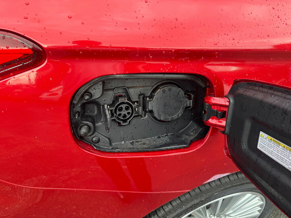 Mitsubishi Outlander 2.4H Twinmotor 13.8Kwh 4H Suv Plug-in H Red #6