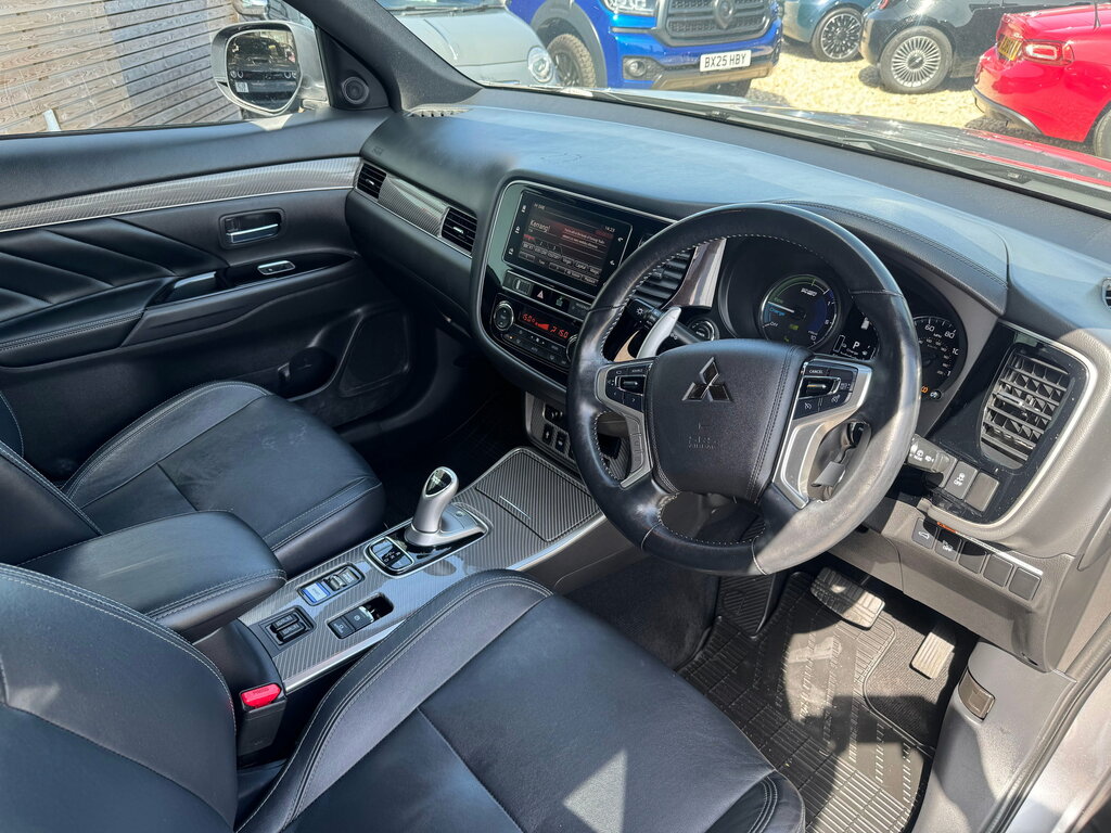 Mitsubishi Outlander 2.4H Twinmotor 13.8Kwh 4H Suv Plug-in H Grey #2