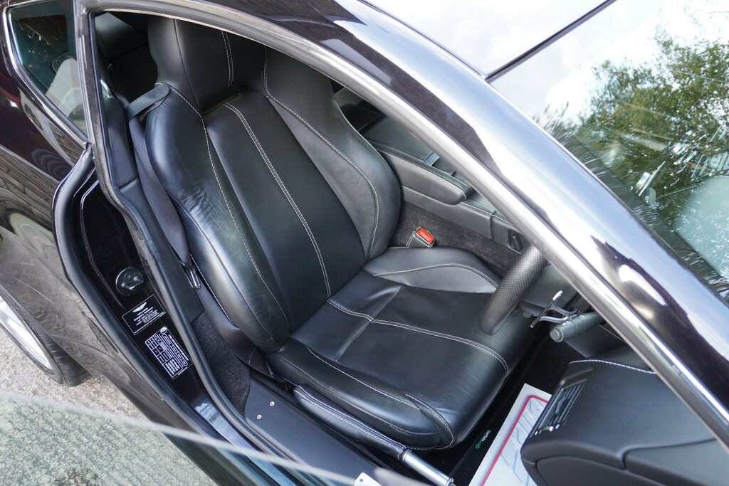 Aston Martin Vantage Automatic Black #14