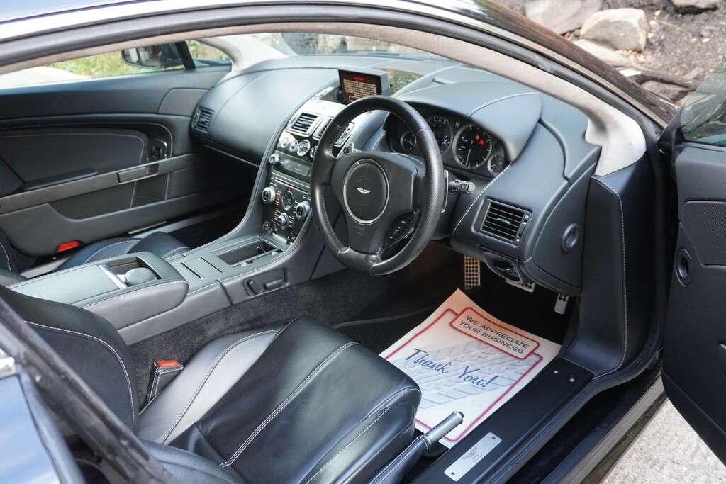 Aston Martin Vantage Automatic Black #10