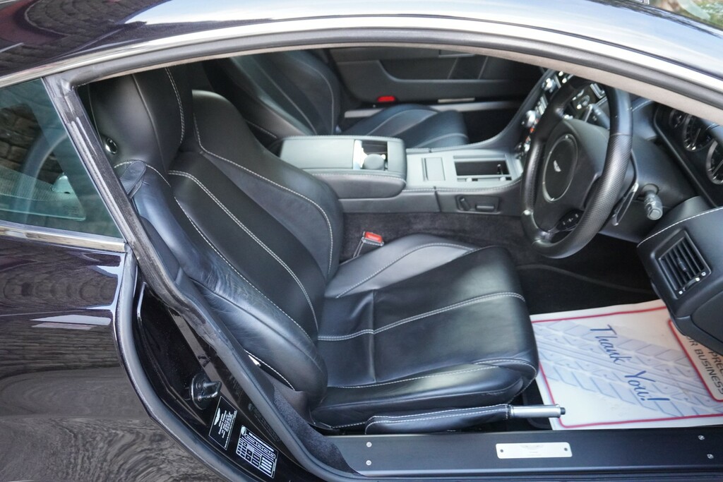 Aston Martin Vantage Automatic Black #12