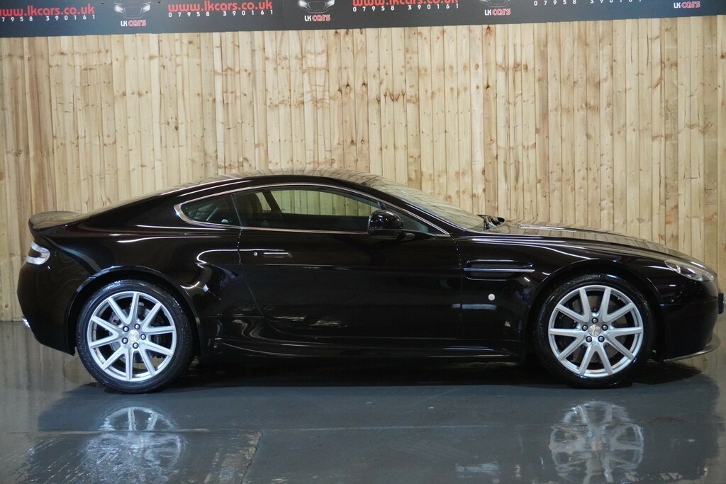 Aston Martin Vantage Automatic Black #7