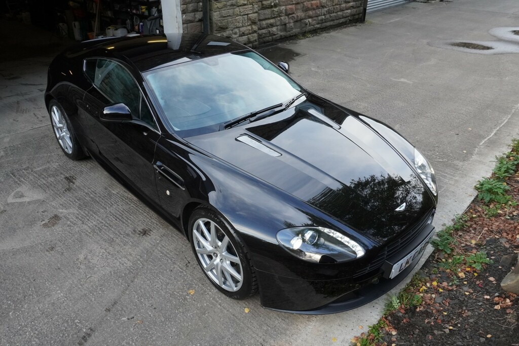 Aston Martin Vantage Automatic Black #9
