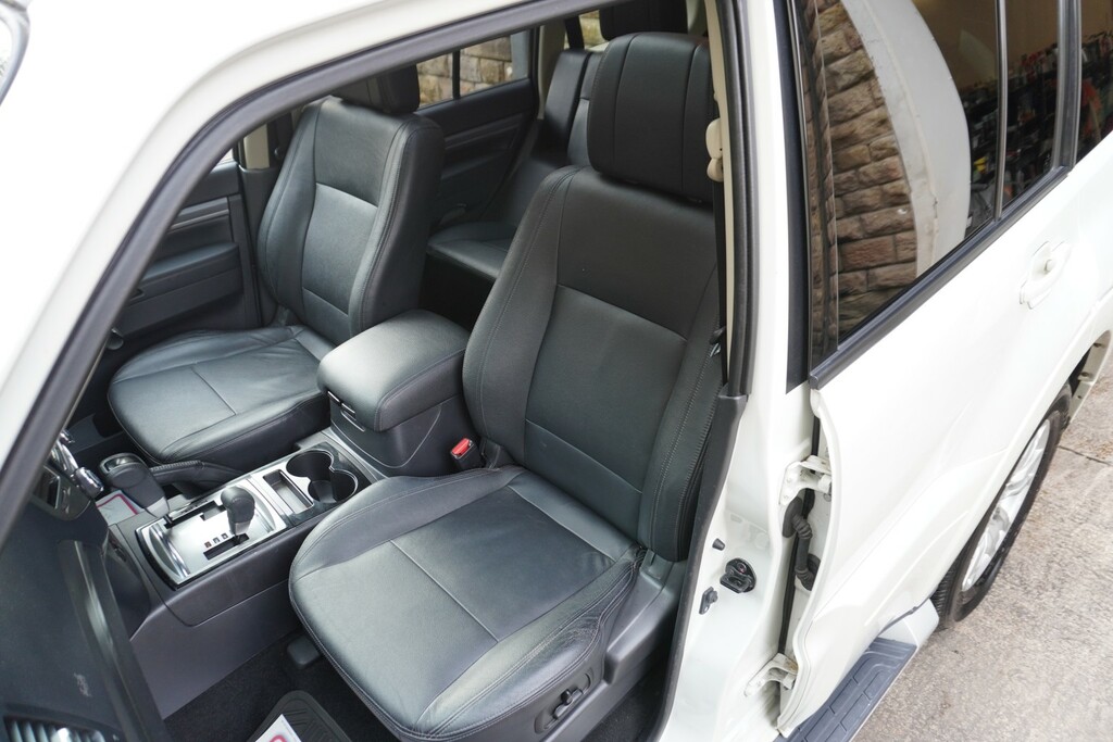 Mitsubishi Shogun Suv Grey #15