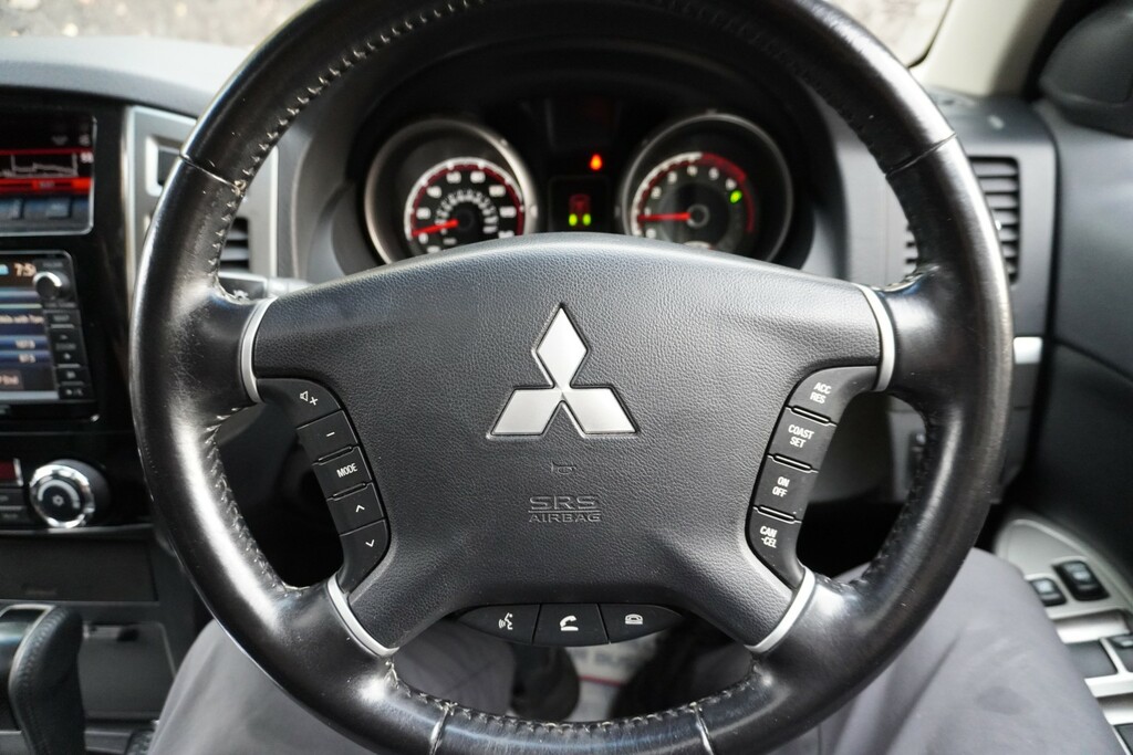 Mitsubishi Shogun Suv Grey #21