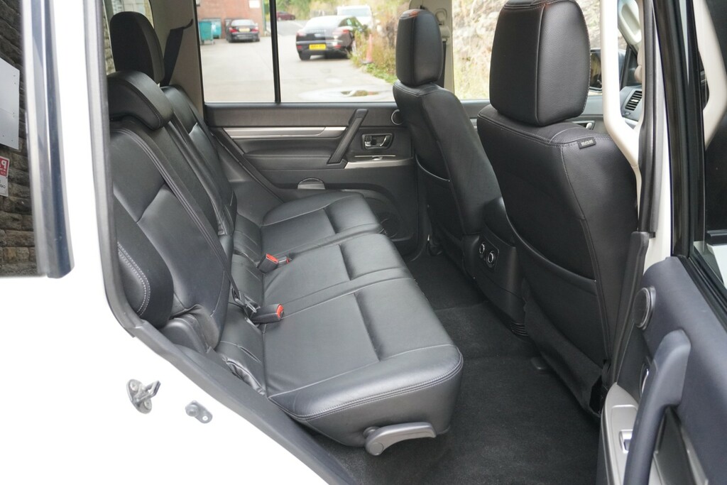Mitsubishi Shogun Suv Grey #16