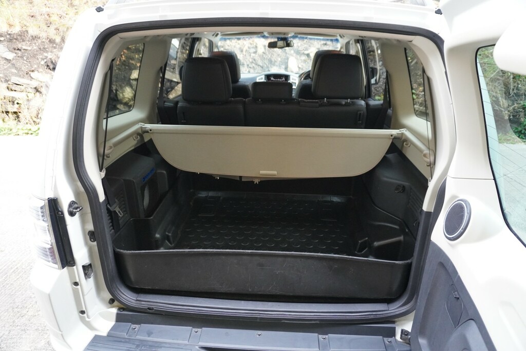 Mitsubishi Shogun Suv Grey #18