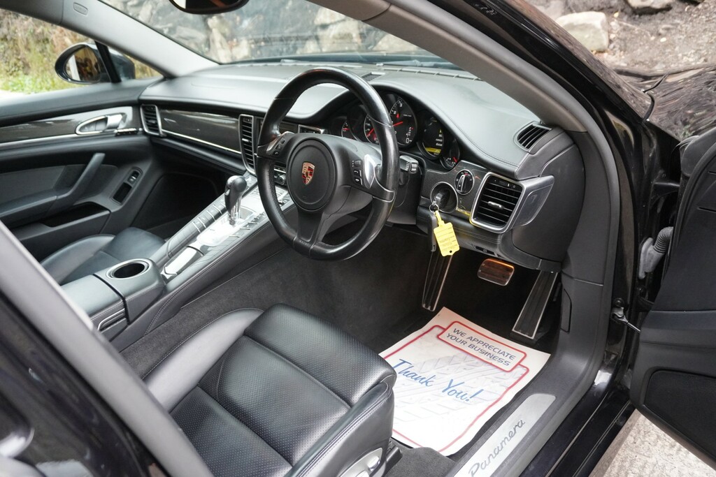 Porsche Panamera Automatic Black #10