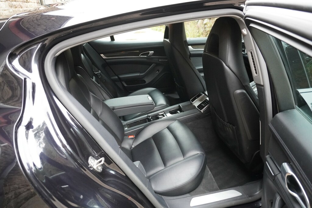 Porsche Panamera Automatic Black #16