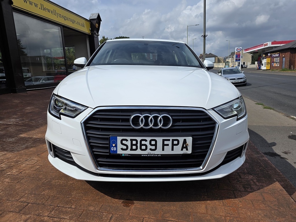 Audi A3 Tdi Sport White #4