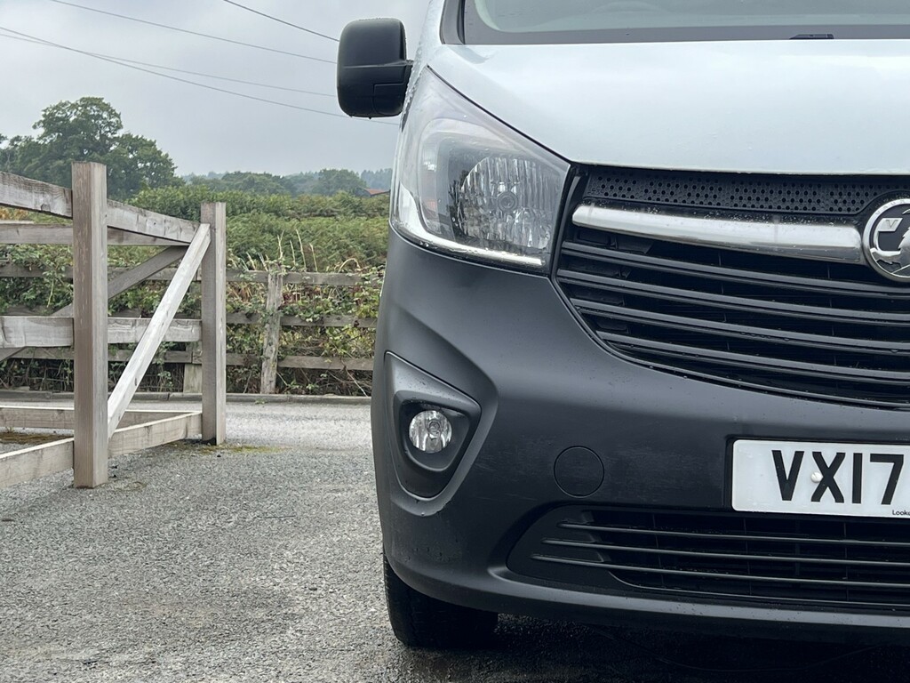 Vauxhall Vivaro Panel Van 1.6 Cdti 2900 Ecoflex 2017 VX17UKR White #5