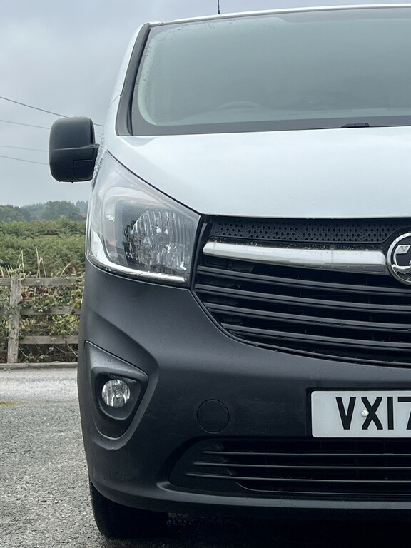 Vauxhall Vivaro Panel Van 1.6 Cdti 2900 Ecoflex 2017 VX17UKR White #2
