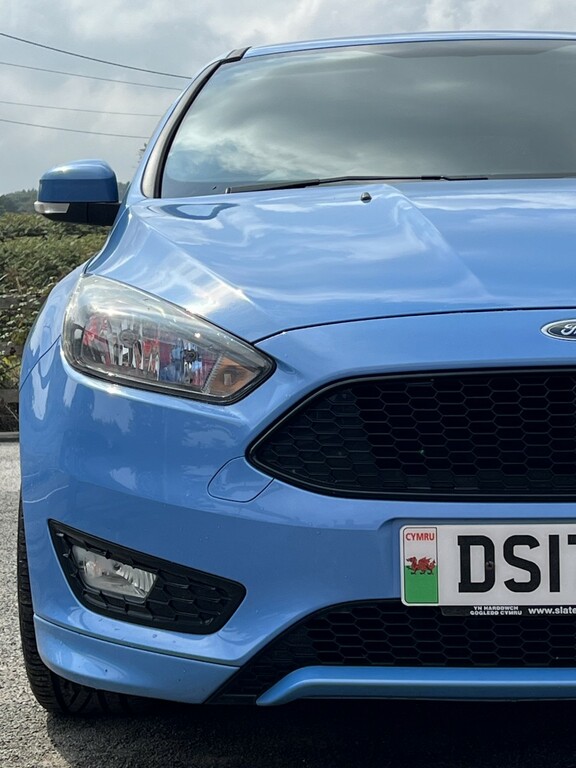 Ford Focus Hatchback 1.5 Tdci St-line 2017 DS17PHJ Blue #2
