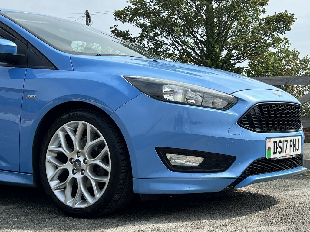 Ford Focus Hatchback 1.5 Tdci St-line 2017 DS17PHJ Blue #4