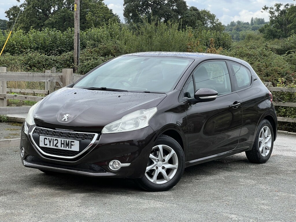 Peugeot 208 Hatchback 1.2 Vti Active 2012 Red