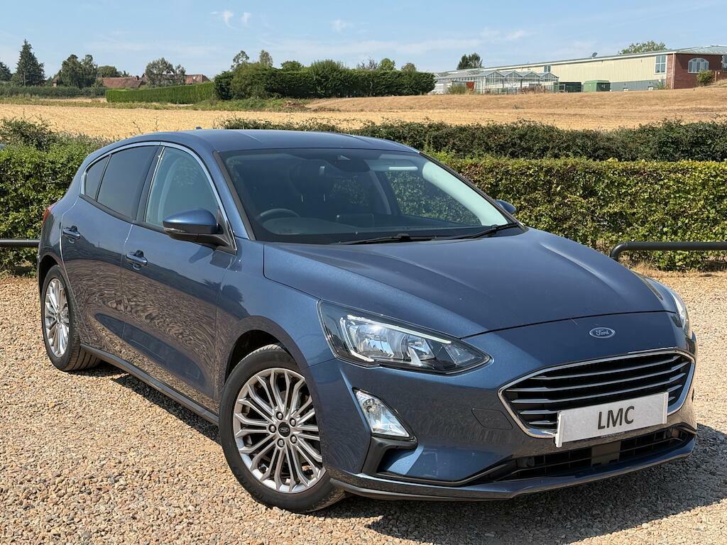 Ford Focus Titanium X Blue