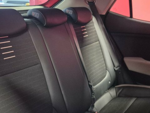 Kia Stonic Crdi First Edition White #19