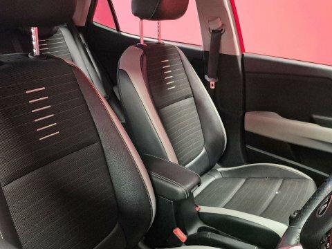 Kia Stonic Crdi First Edition White #21