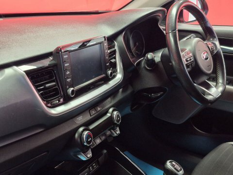 Kia Stonic Crdi First Edition White #22