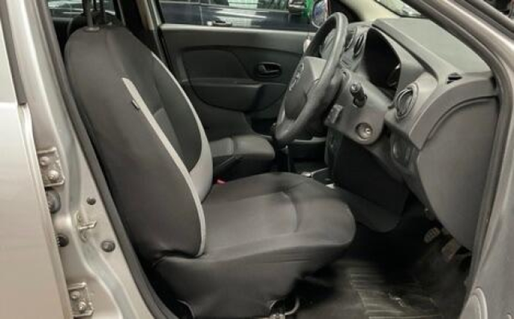 Dacia Logan  White #7