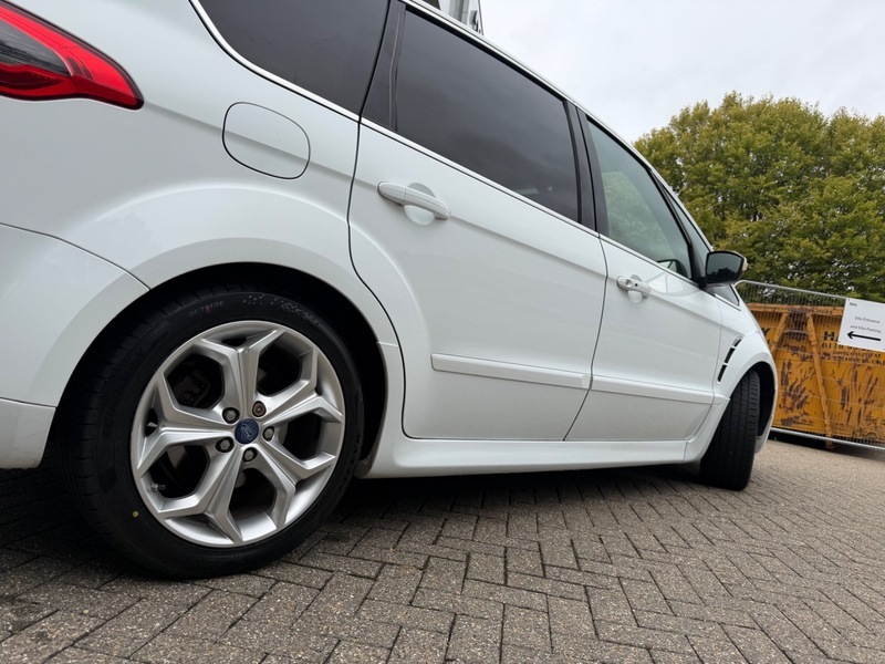 Ford S-Max Black #15