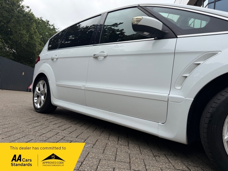 Ford S-Max Black #17