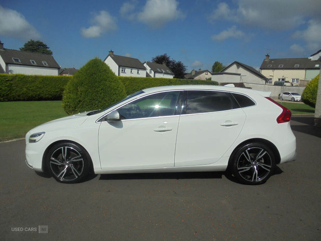 Volvo V40 D4 190 R Design Pro White #5