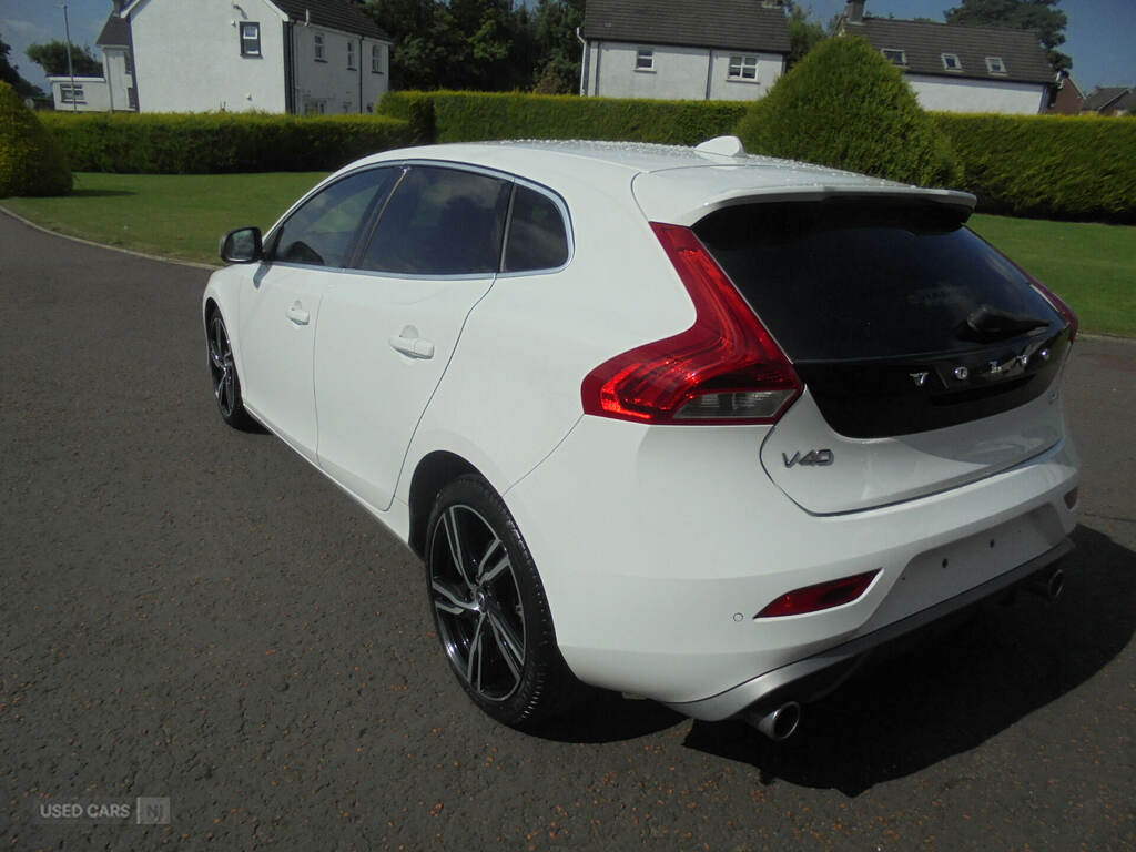 Volvo V40 D4 190 R Design Pro White #6