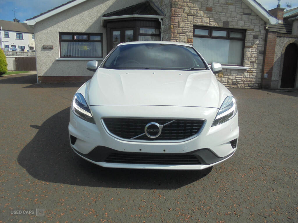 Volvo V40 D4 190 R Design Pro White #3