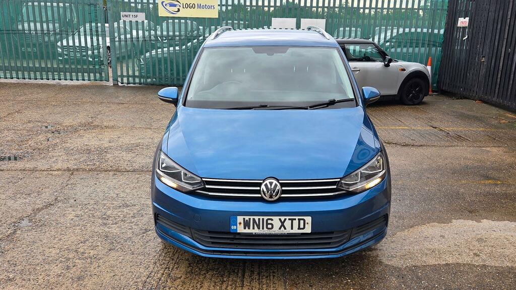 Volkswagen Touran Mpv Blue #3