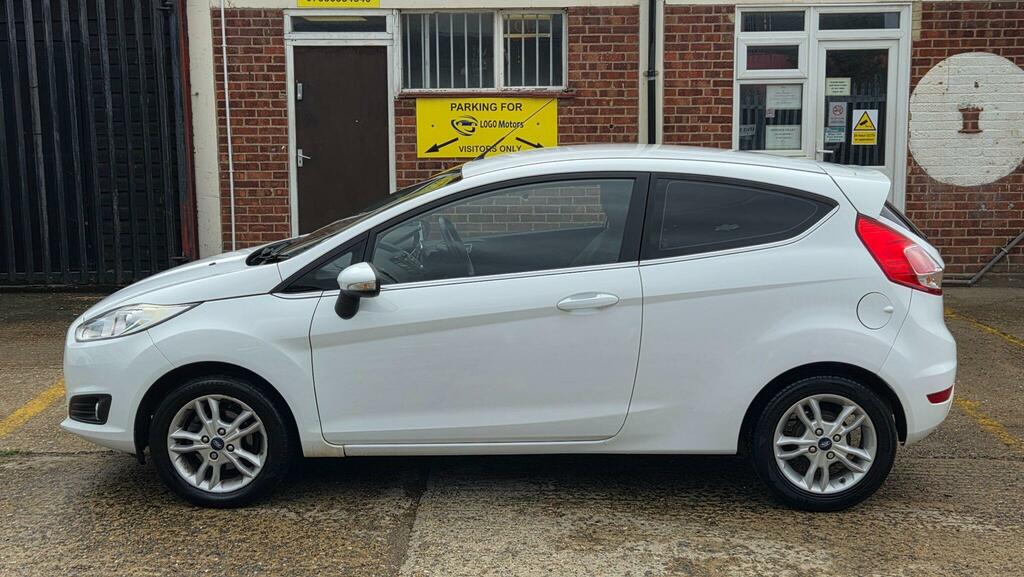 Ford Fiesta Hatchback White #5