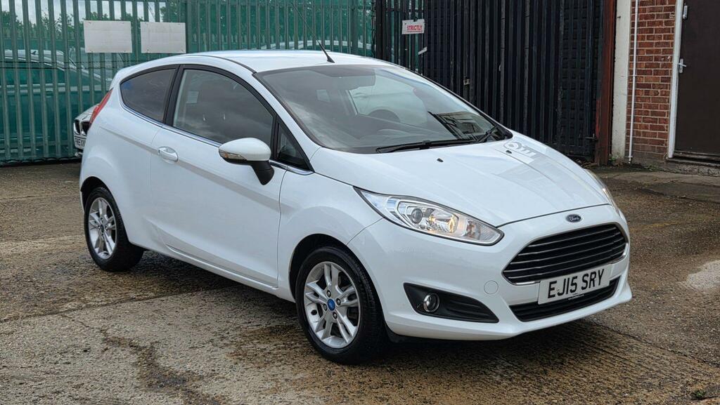 Ford Fiesta Hatchback White #2