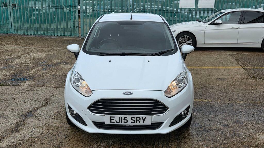 Ford Fiesta Hatchback White #3