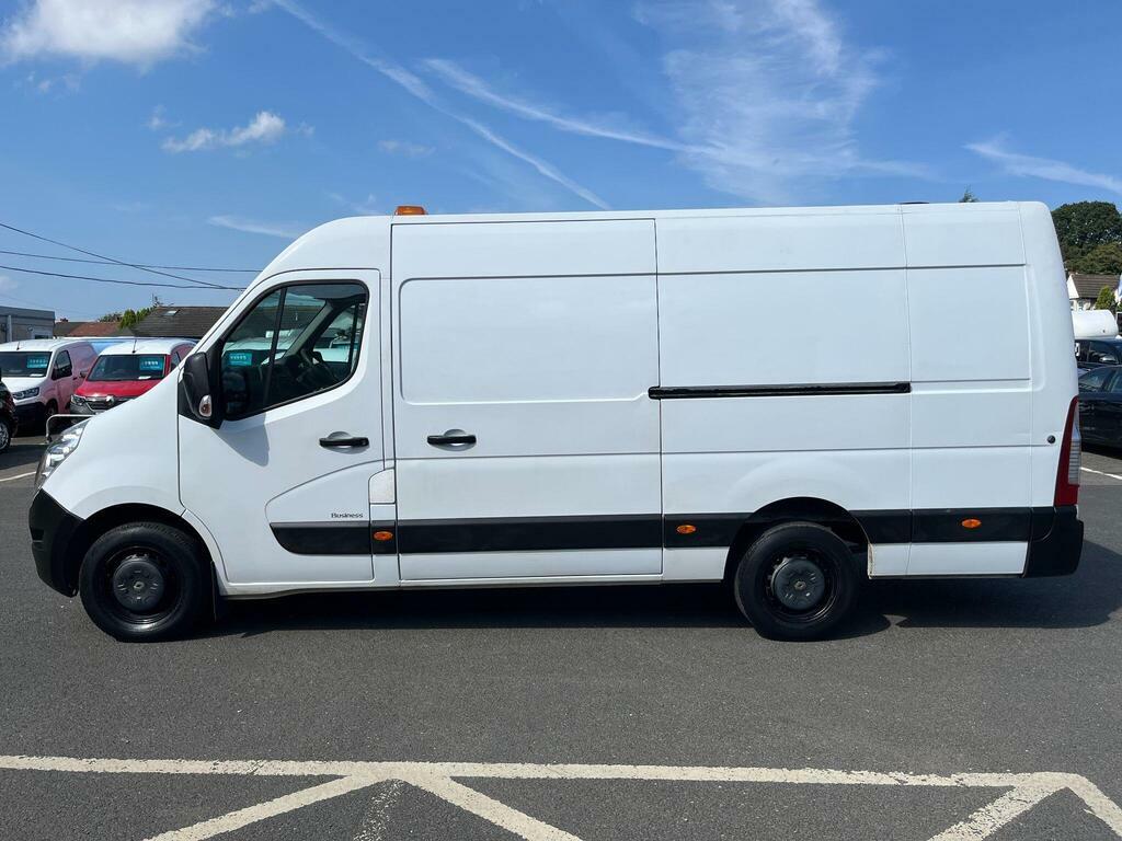 Renault Master 2.3 Dci 35 Business Long Overhang Panel Van White #2