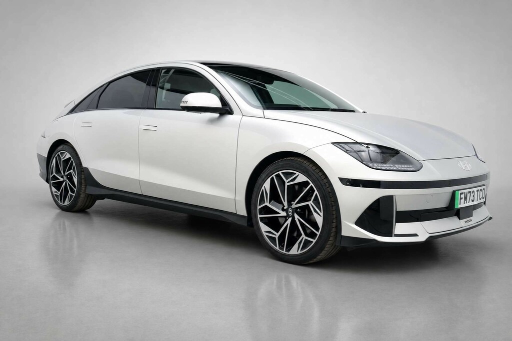 Hyundai Ioniq 6 77.4Kwh Ultimate Saloon 228 Ps Gold