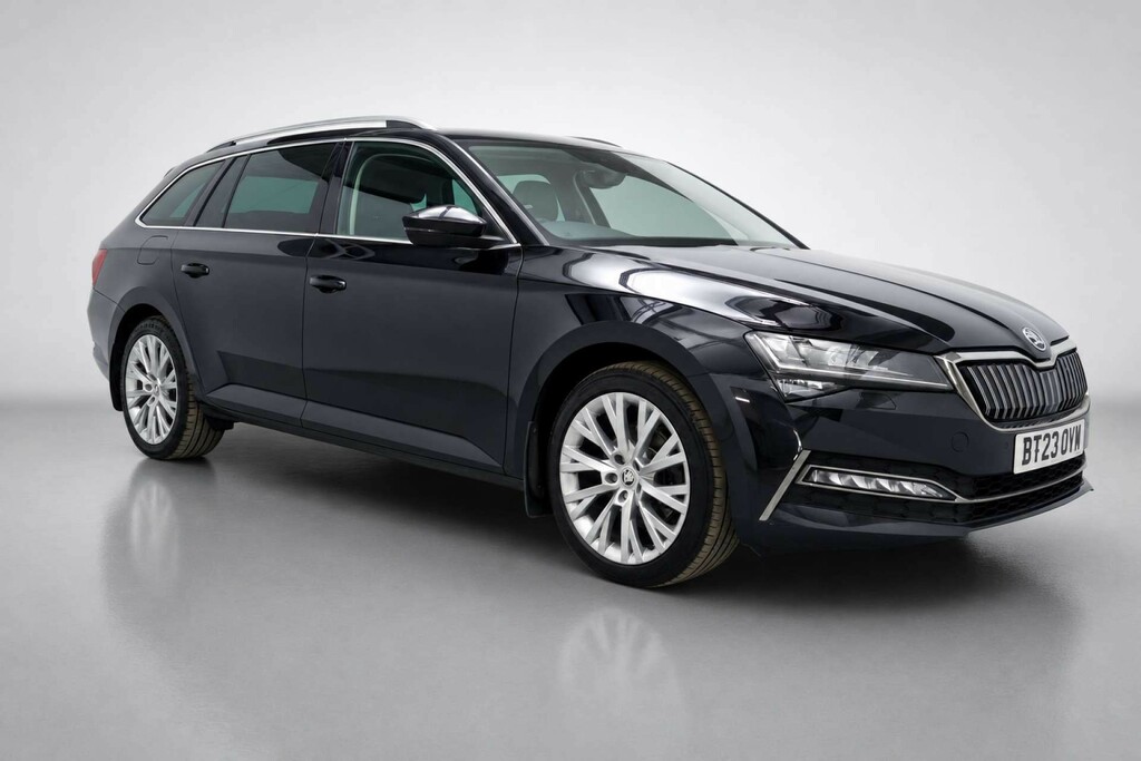 Skoda Superb 1.4 Tsi Iv 13Kwh Se L Estate Plug-in Hy Black